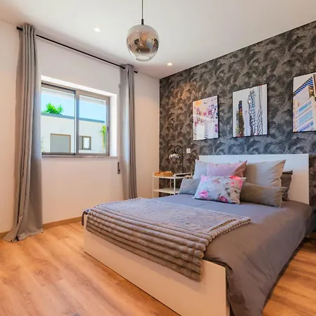 7min To Uni Se-velha - Ac - Work Desk - 300mbs Wifi - 1 And 2 Πανσιόν