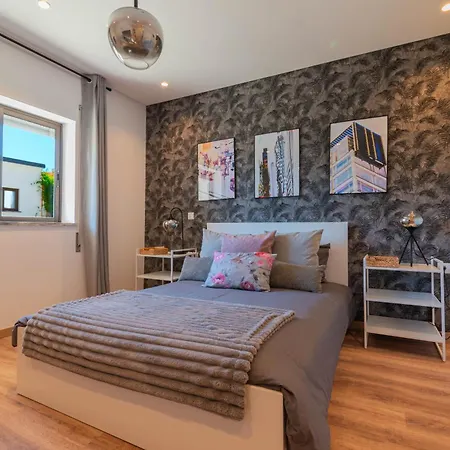 Πανσιόν 7min To Uni Se-velha - Ac - Work Desk - 300mbs Wifi - 1 And 2